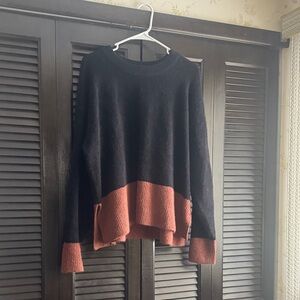 STYLUS Black and Rust Women's Sweater